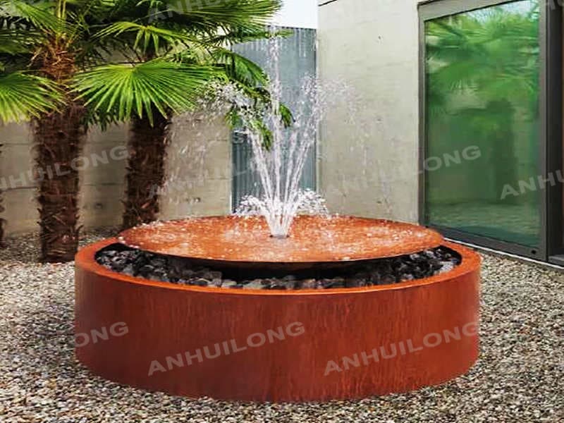 <h3>THE TOP 10 DESIGN FEATURES OF HIGH-QUALITY OUTDOOR FOUNTAINS</h3>
